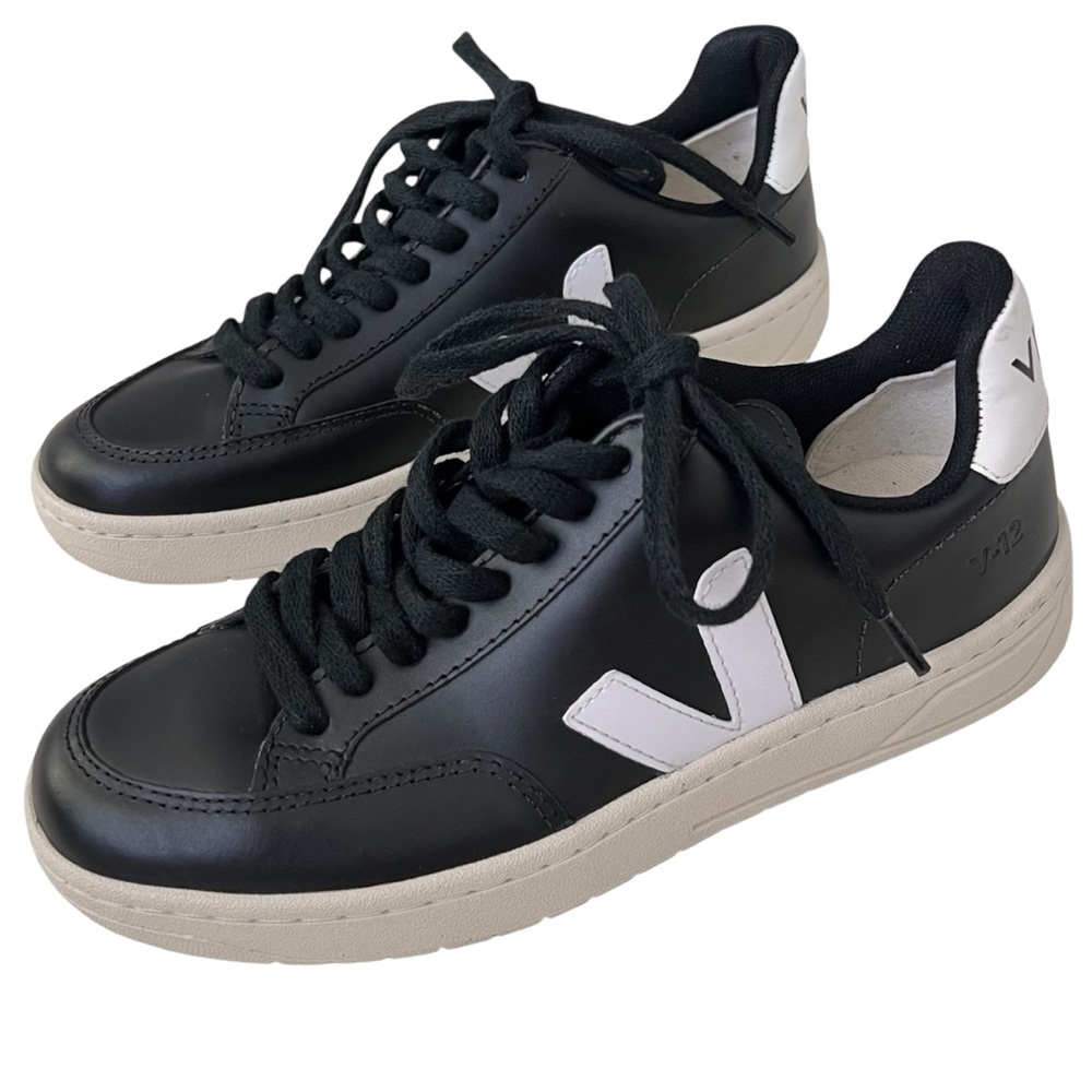 Veja Black and White Sneakers Classic Low-Top Design